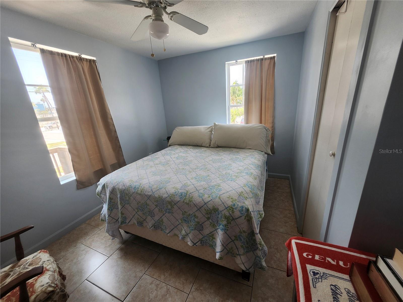 Image 4 of 23 For 300 22nd Street