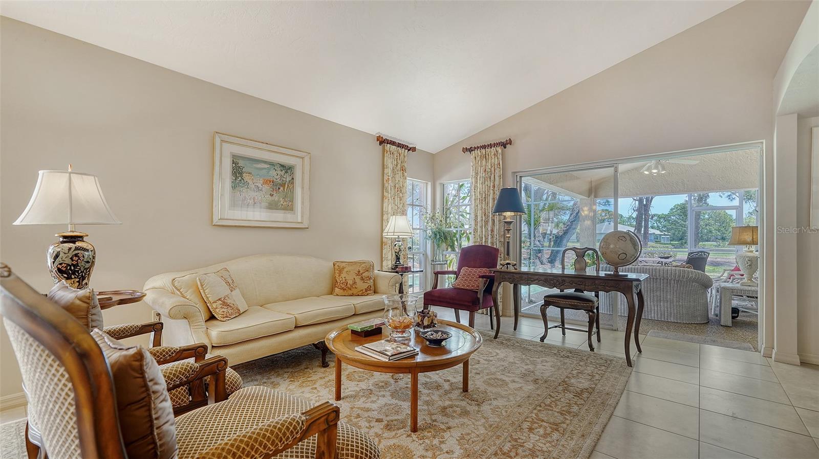Image 11 of 41 For 3984 Lyndhurst Court