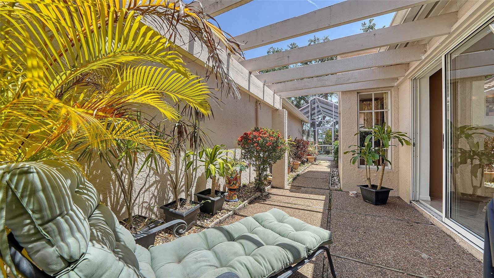 Image 7 of 41 For 3984 Lyndhurst Court