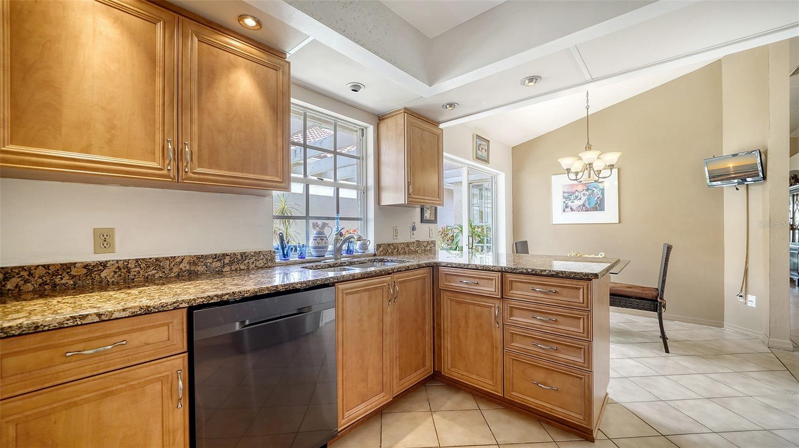 Image 8 of 41 For 3984 Lyndhurst Court