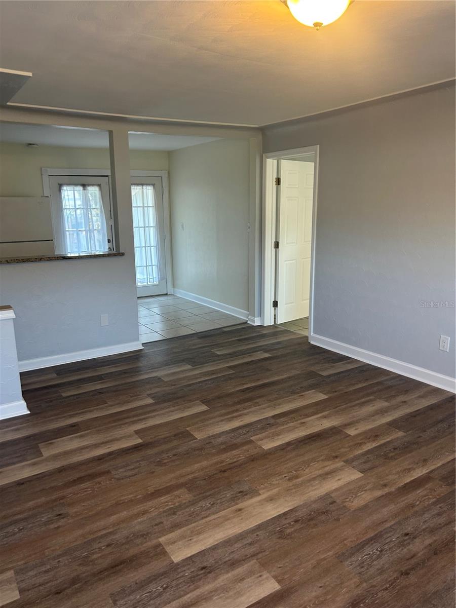 Image 5 of 14 For 121 Pershing Street Ne