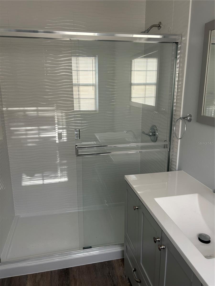 Image 9 of 14 For 121 Pershing Street Ne