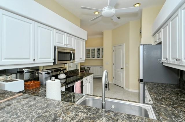 Image 6 of 48 For 9480 Forest Hills Circle