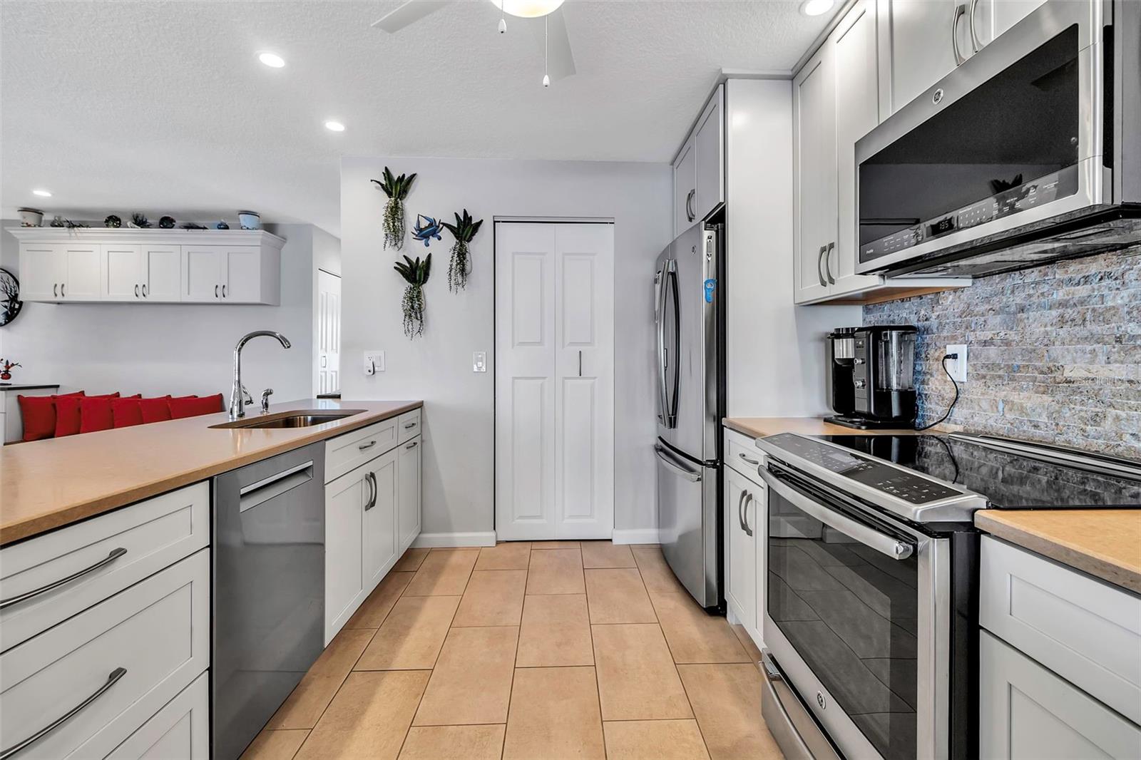 Image 39 of 72 For 3420 Wild Oak Bay Boulevard 120