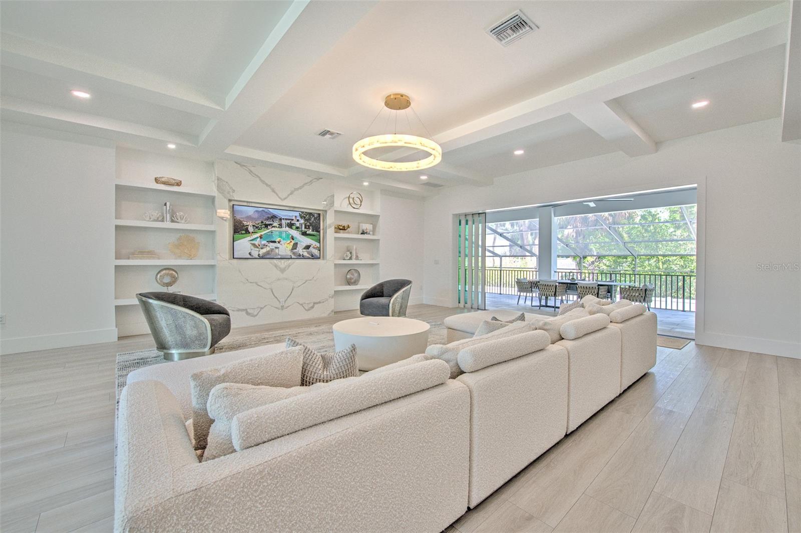 Image 8 of 55 For 4815 Sunset Boulevard