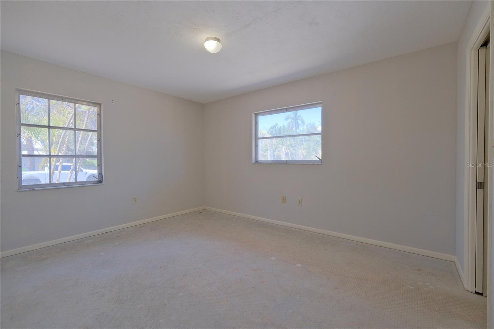 Listing photo id 17 for 1223 De Narvaez Avenue