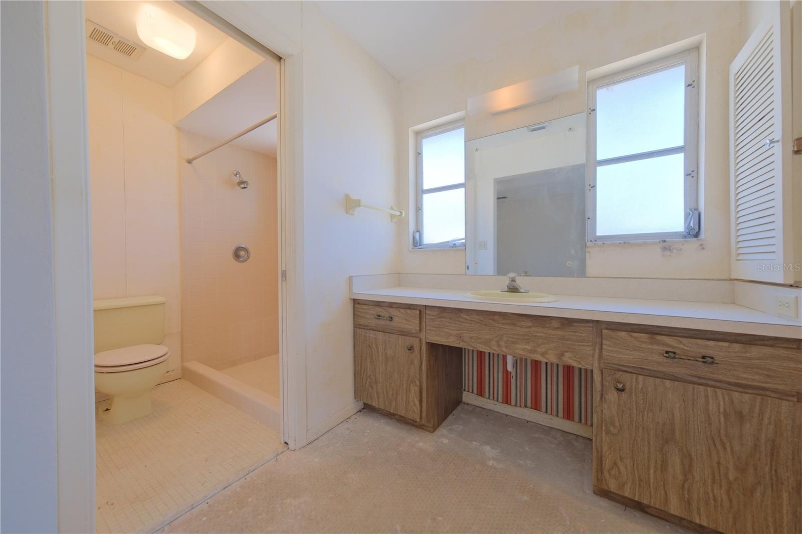 Listing photo id 30 for 1223 De Narvaez Avenue