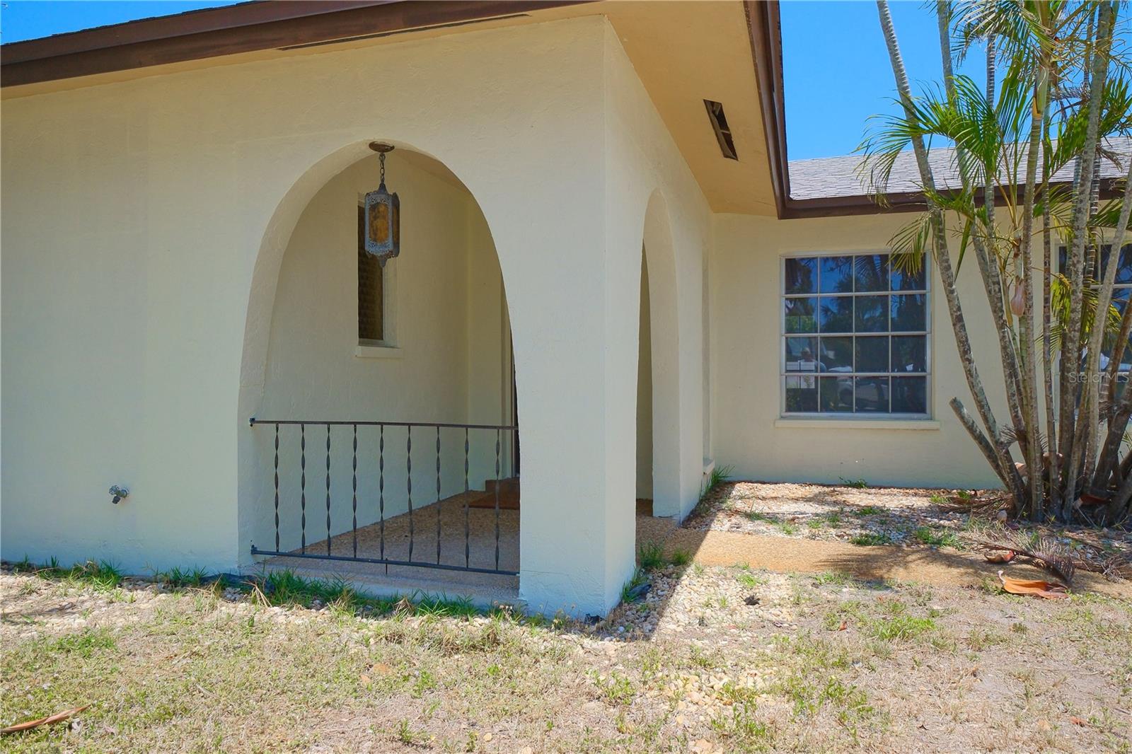 Listing photo id 48 for 1223 De Narvaez Avenue