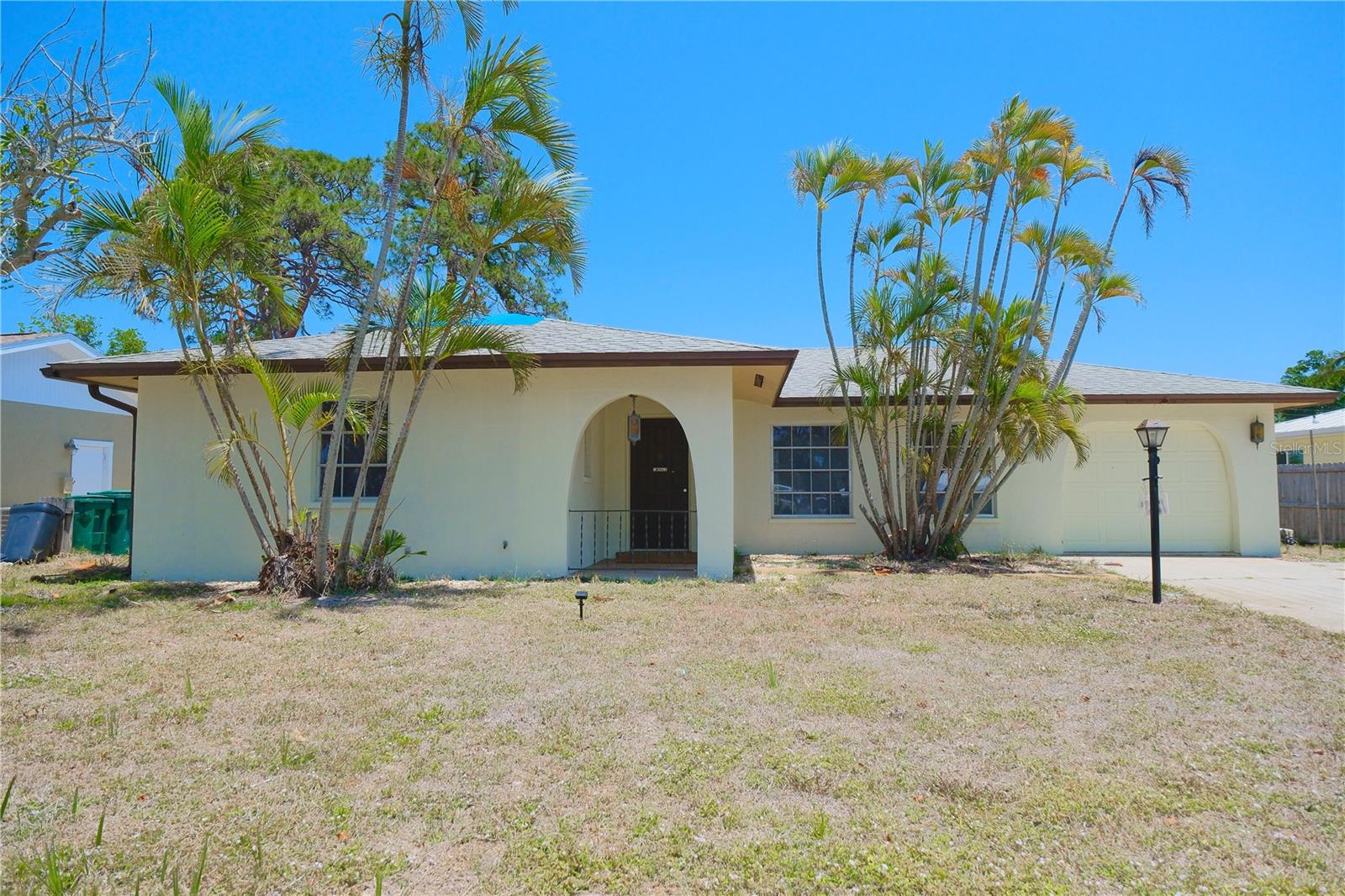 Listing photo id 49 for 1223 De Narvaez Avenue