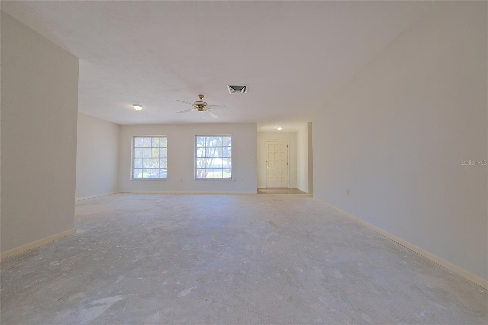Listing photo id 7 for 1223 De Narvaez Avenue