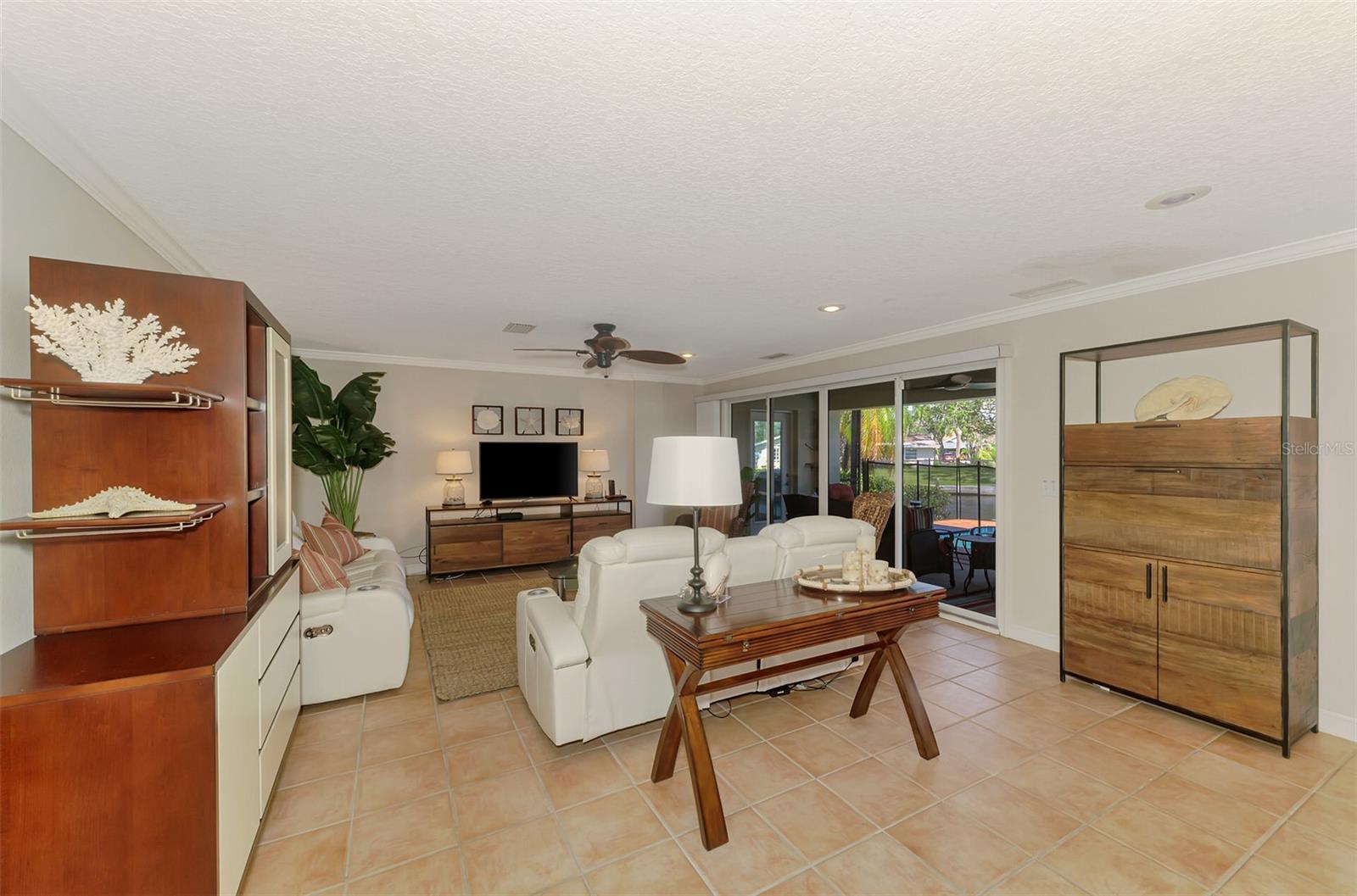 Image 14 of 97 For 1038 Contento Street