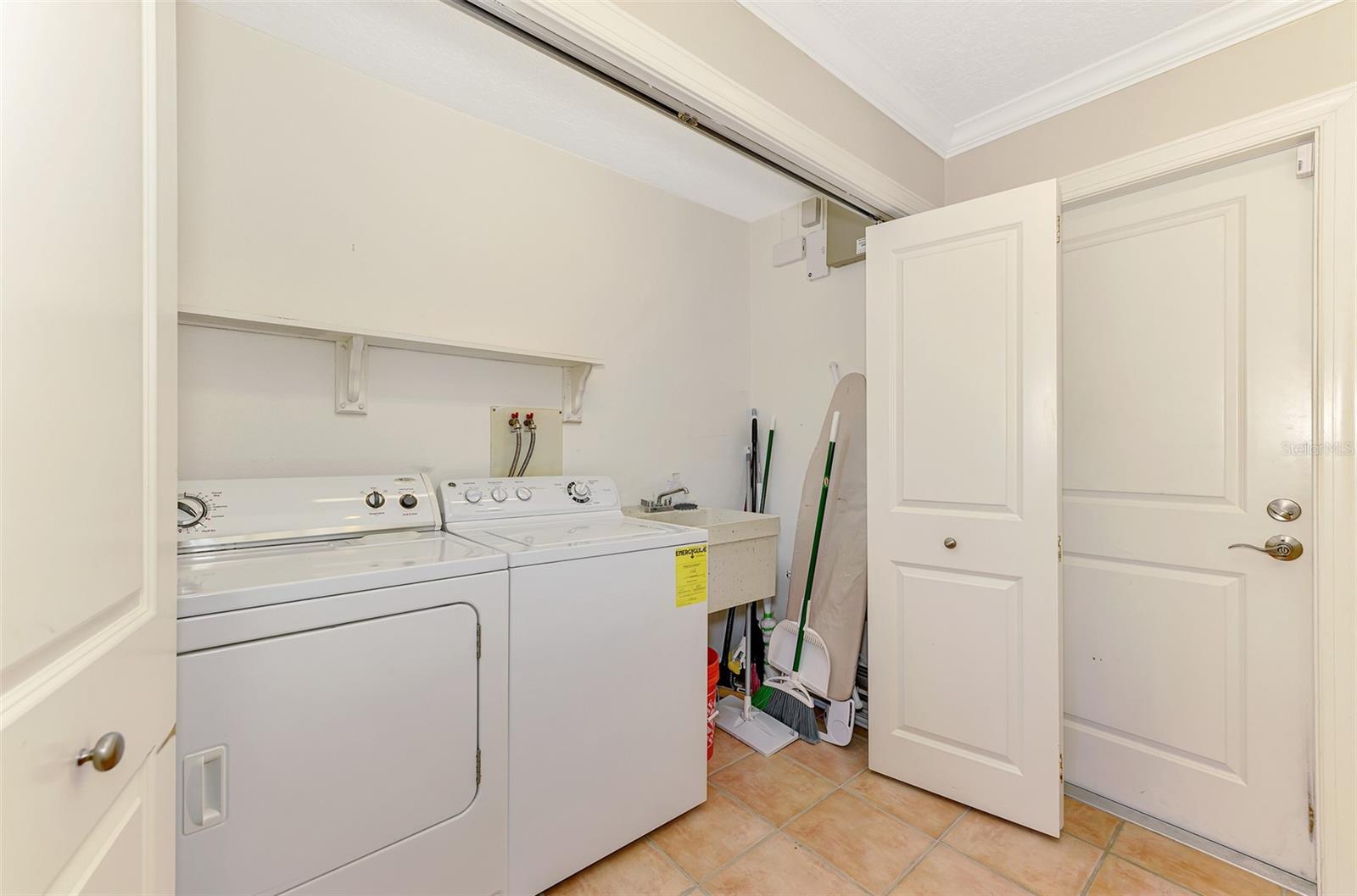 Image 49 of 97 For 1038 Contento Street