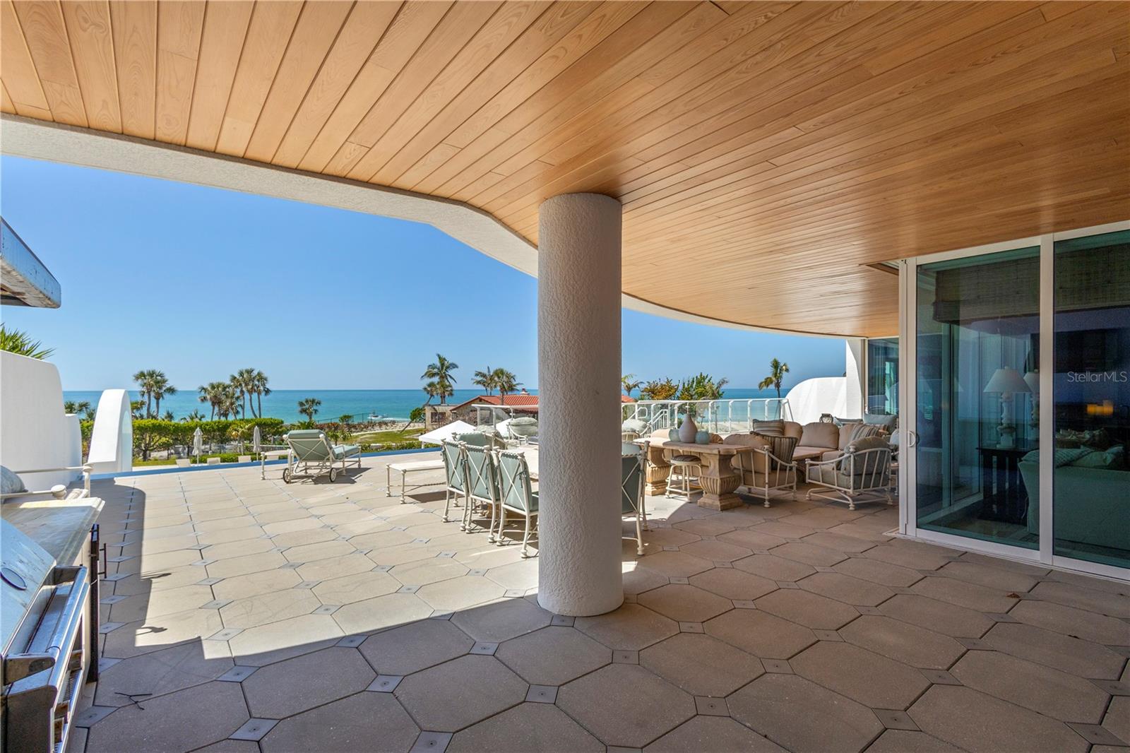 Image 19 of 21 For 2251 Gulf Of Mexico Drive 203