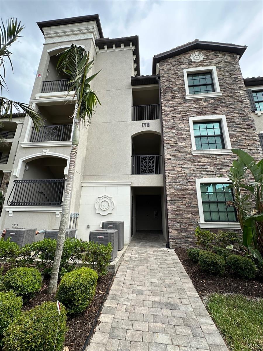 Image 2 of 49 For 17118 Vardon Terrace 304