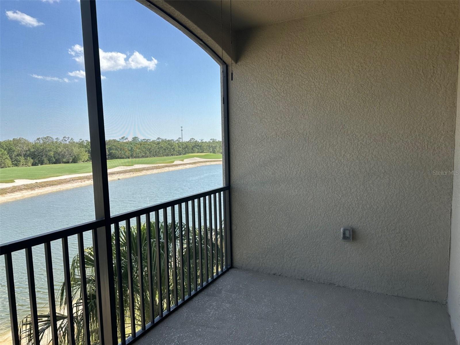 Image 31 of 49 For 17118 Vardon Terrace 304