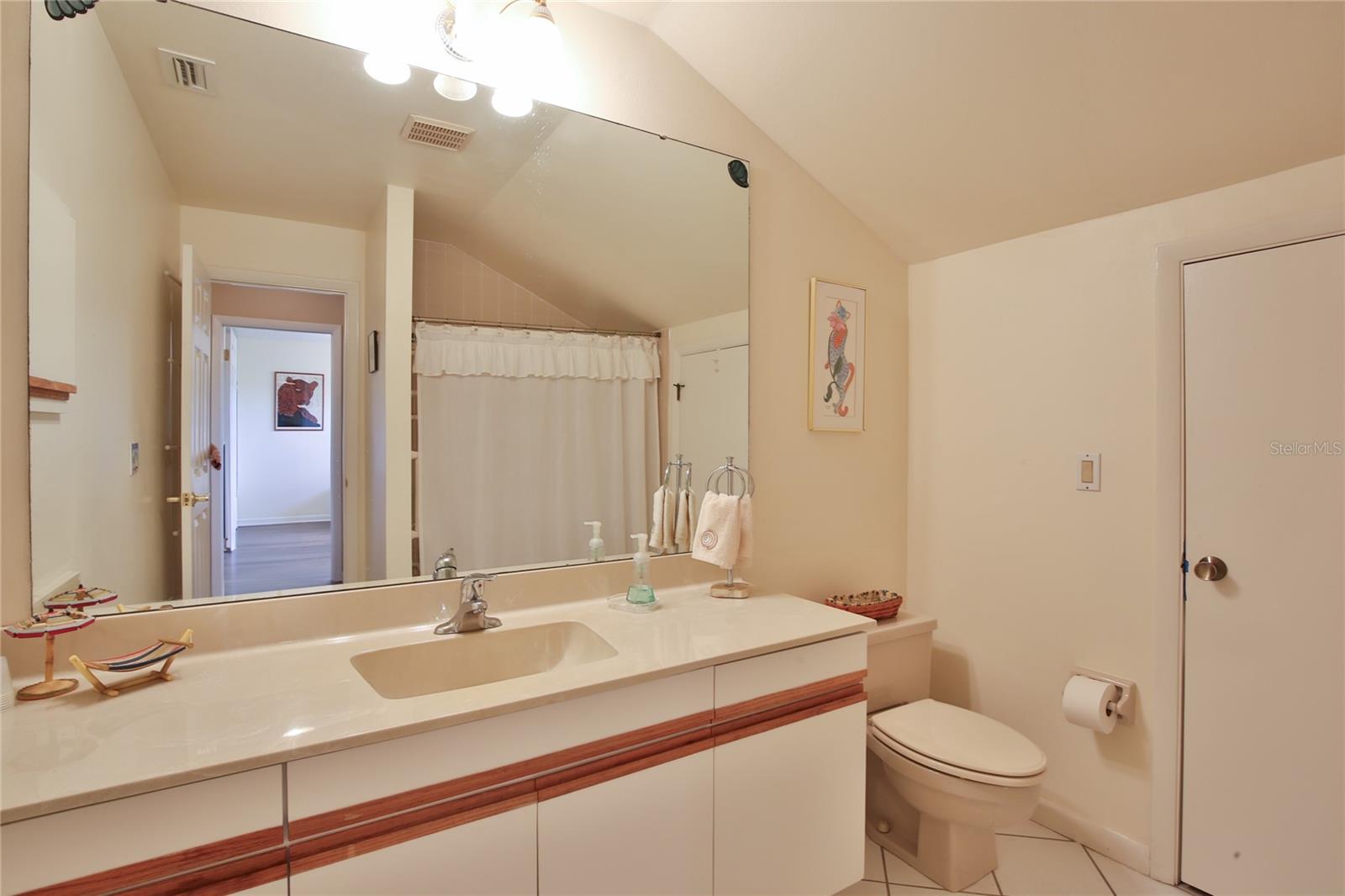 Image 13 of 26 For 5362 Huntingwood Court 16