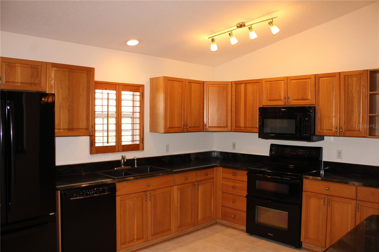 Image 4 of 51 For 1702 Fairway Trace 1702