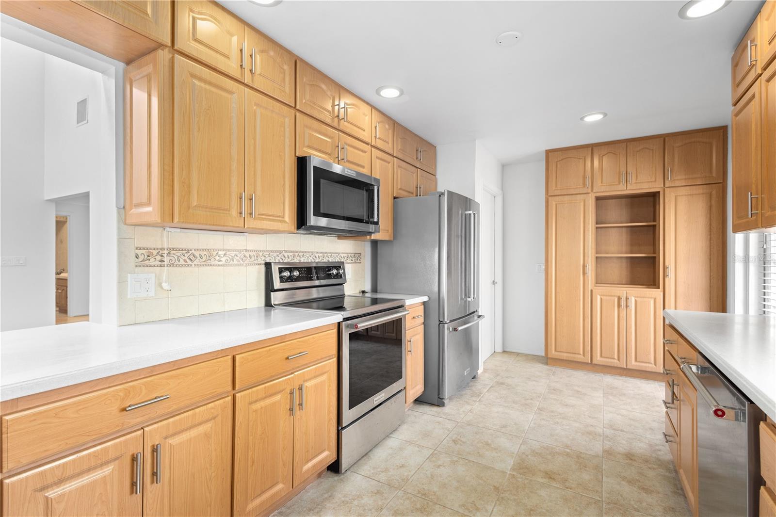 Image 19 of 33 For 1502 Water Oak Way S