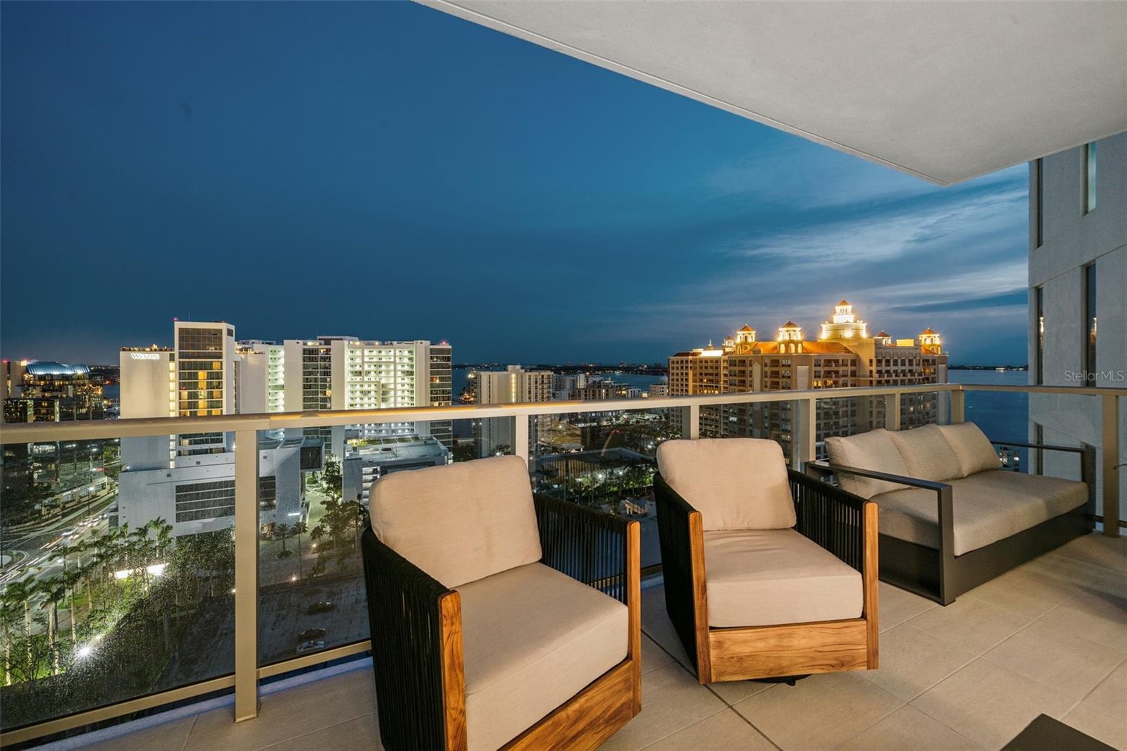 Image 3 of 100 For 301 Quay Commons  1709