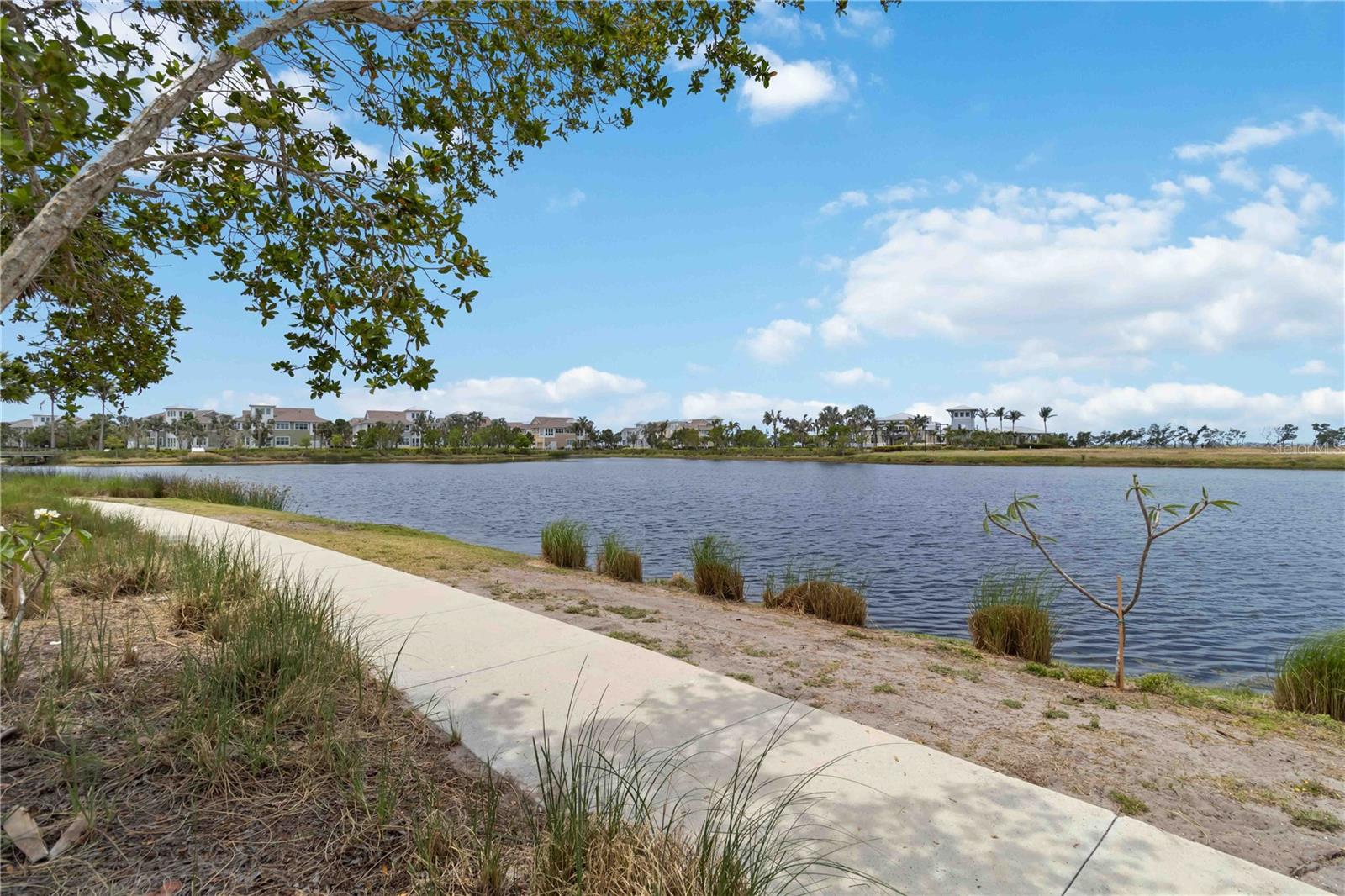 Image 27 of 48 For 230 Sapphire Lake Drive 201