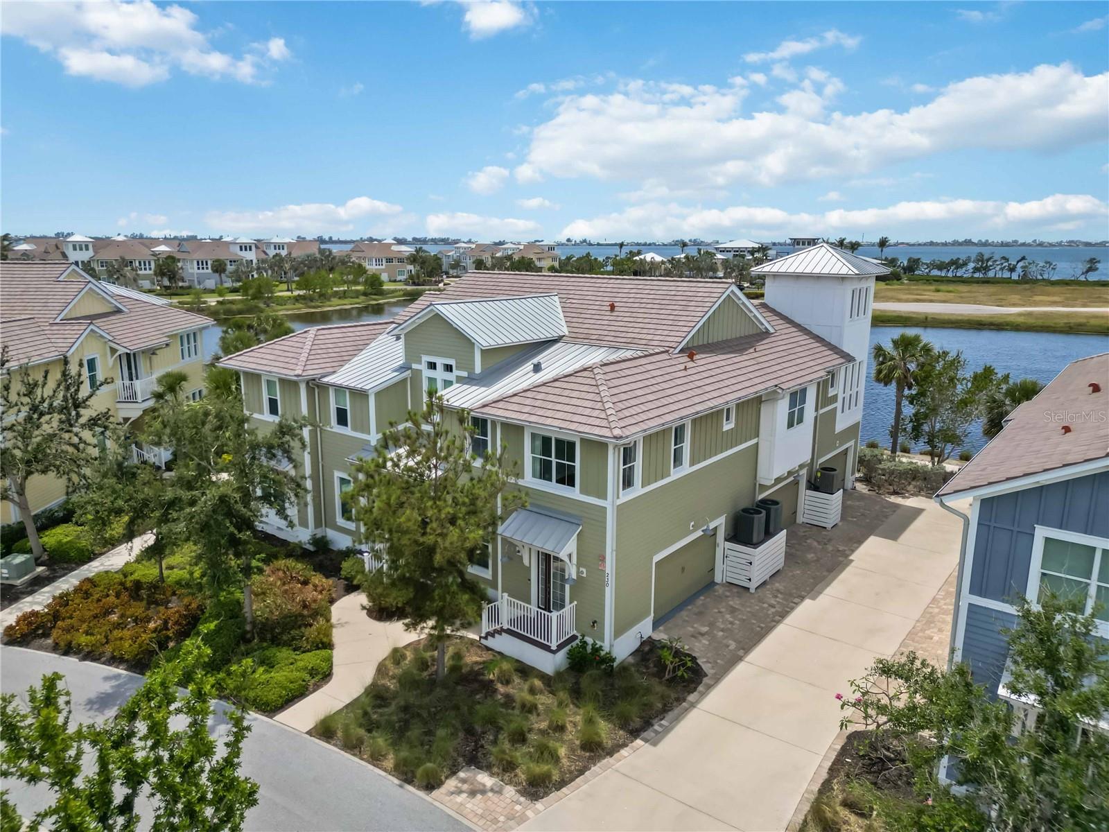 Image 33 of 48 For 230 Sapphire Lake Drive 201