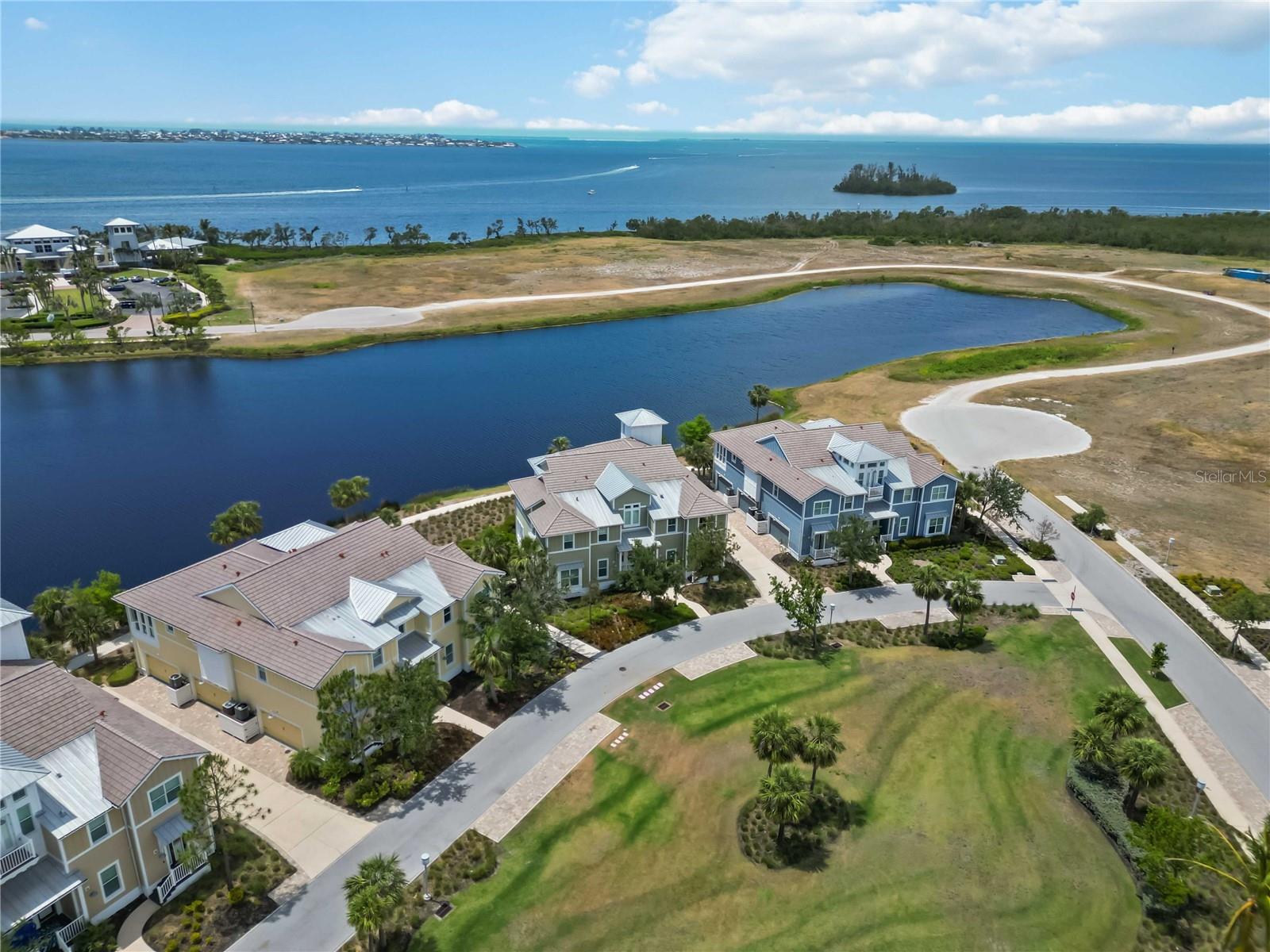 Image 36 of 48 For 230 Sapphire Lake Drive 201