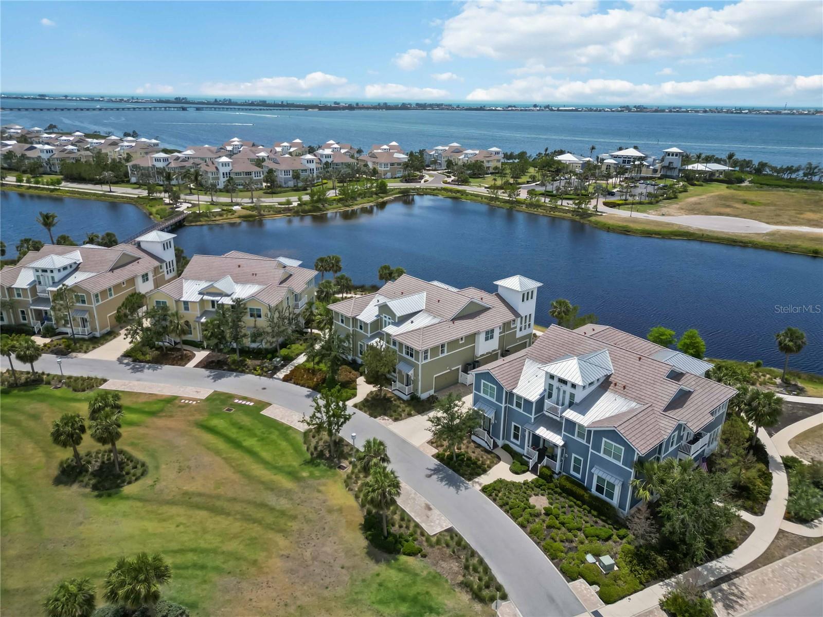 Image 38 of 48 For 230 Sapphire Lake Drive 201