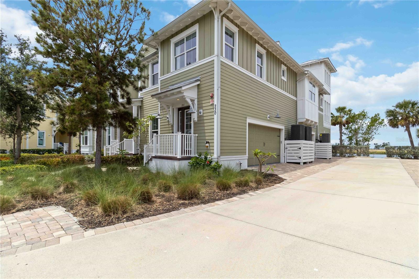 Image 4 of 48 For 230 Sapphire Lake Drive 201