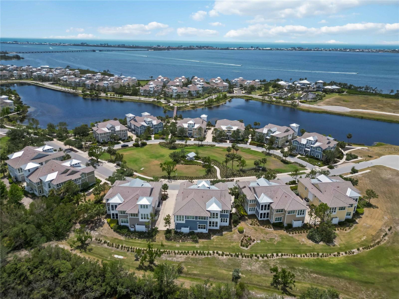 Image 40 of 48 For 230 Sapphire Lake Drive 201
