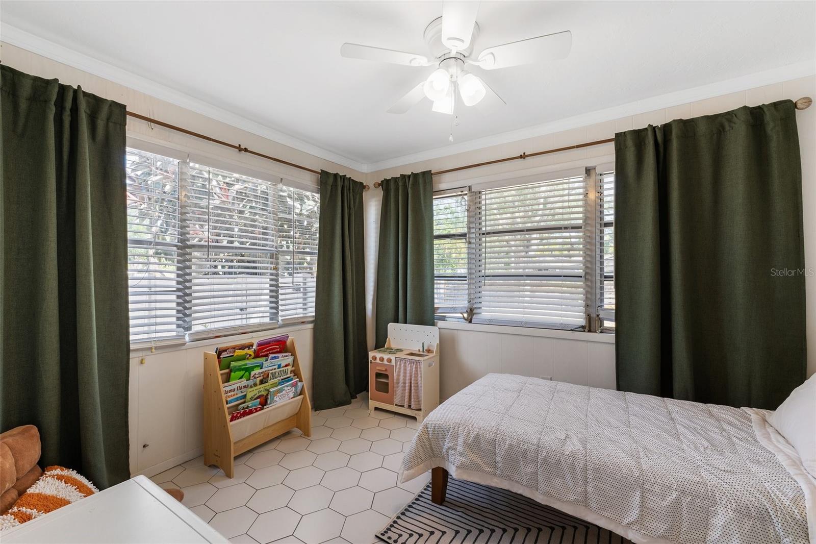 Image 10 of 48 For 815 Hand Avenue