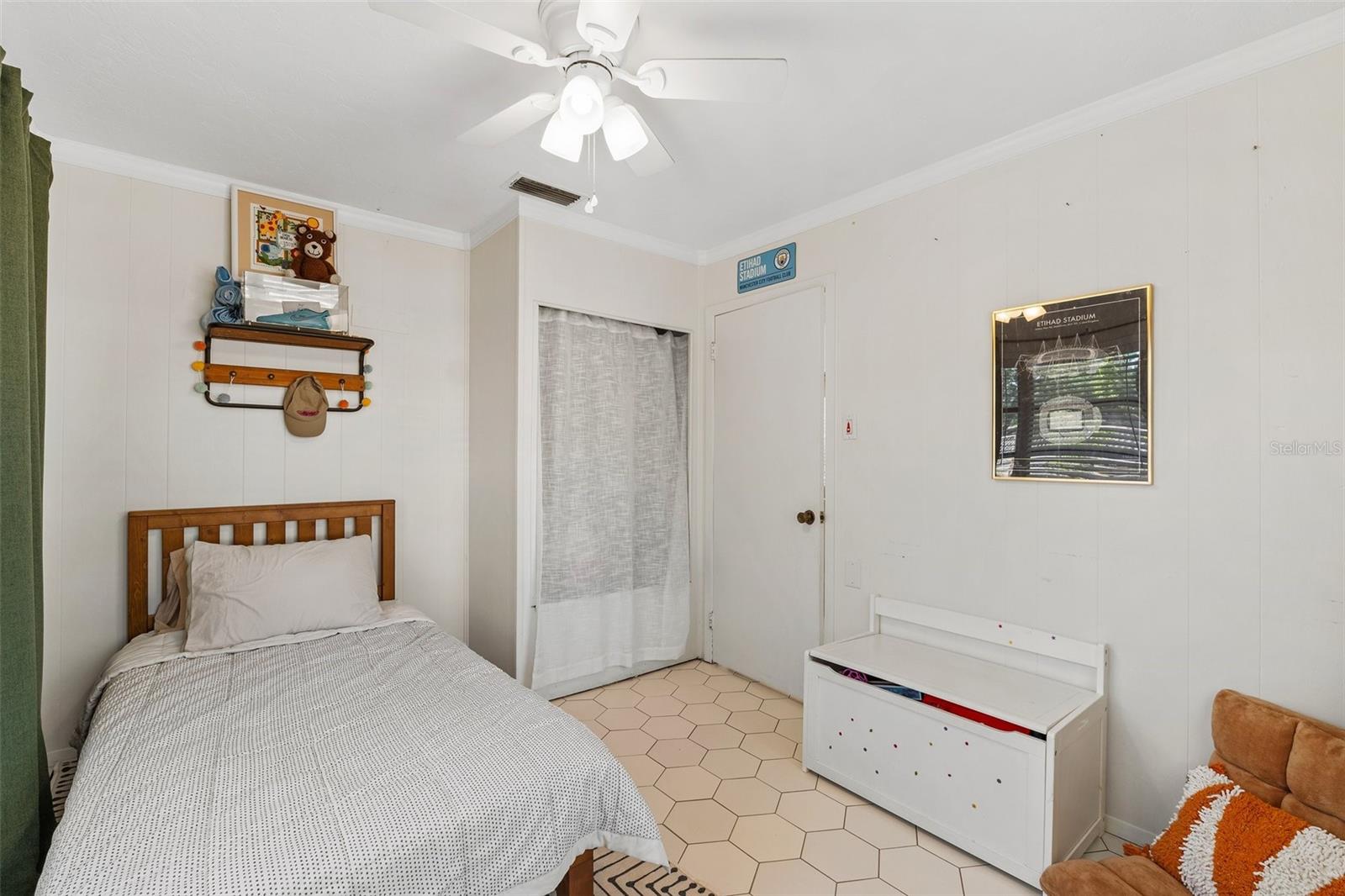 Image 11 of 48 For 815 Hand Avenue