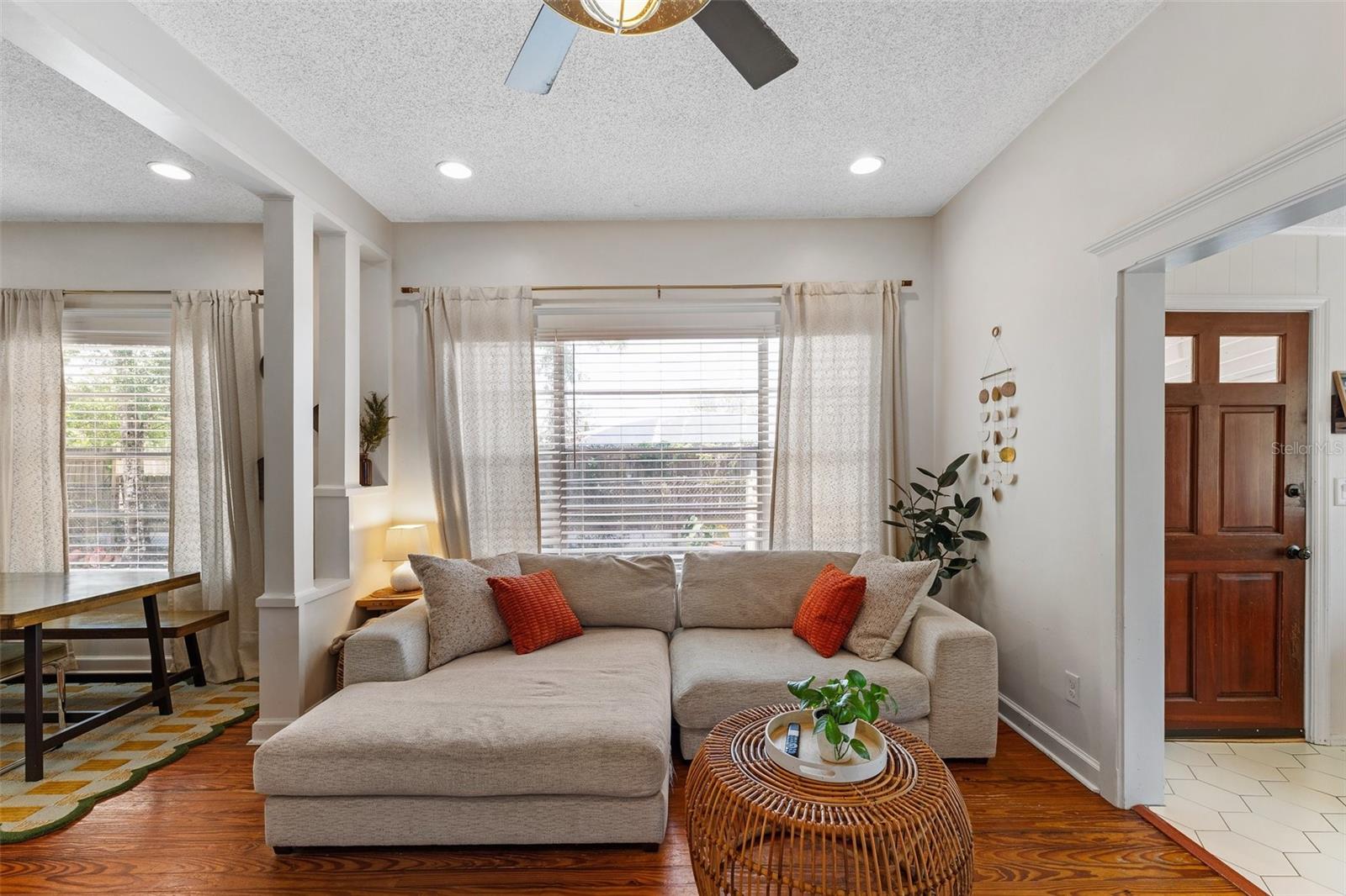 Image 15 of 48 For 815 Hand Avenue
