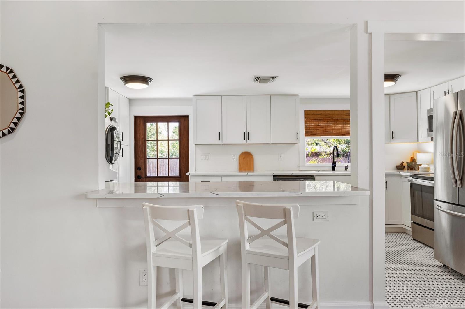 Image 21 of 48 For 815 Hand Avenue