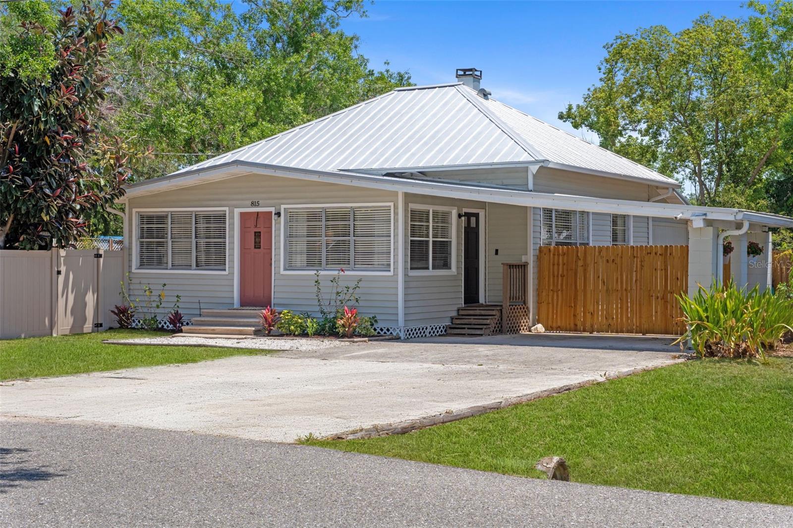 Image 3 of 48 For 815 Hand Avenue