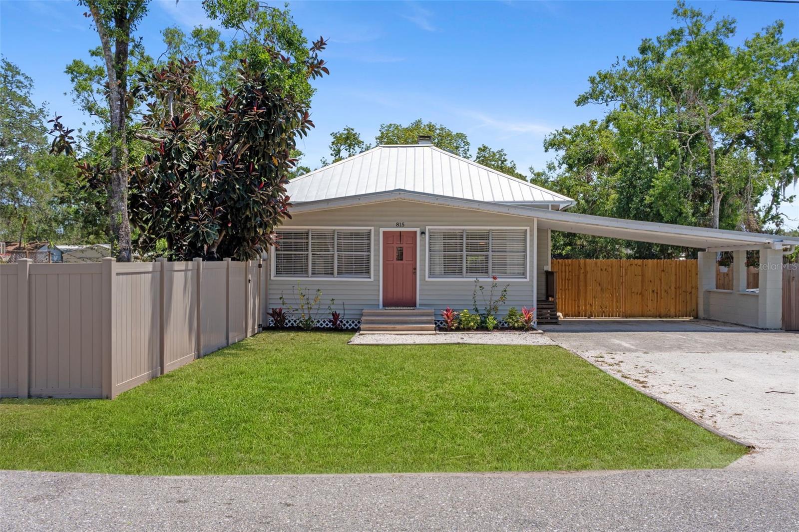 Image 4 of 48 For 815 Hand Avenue