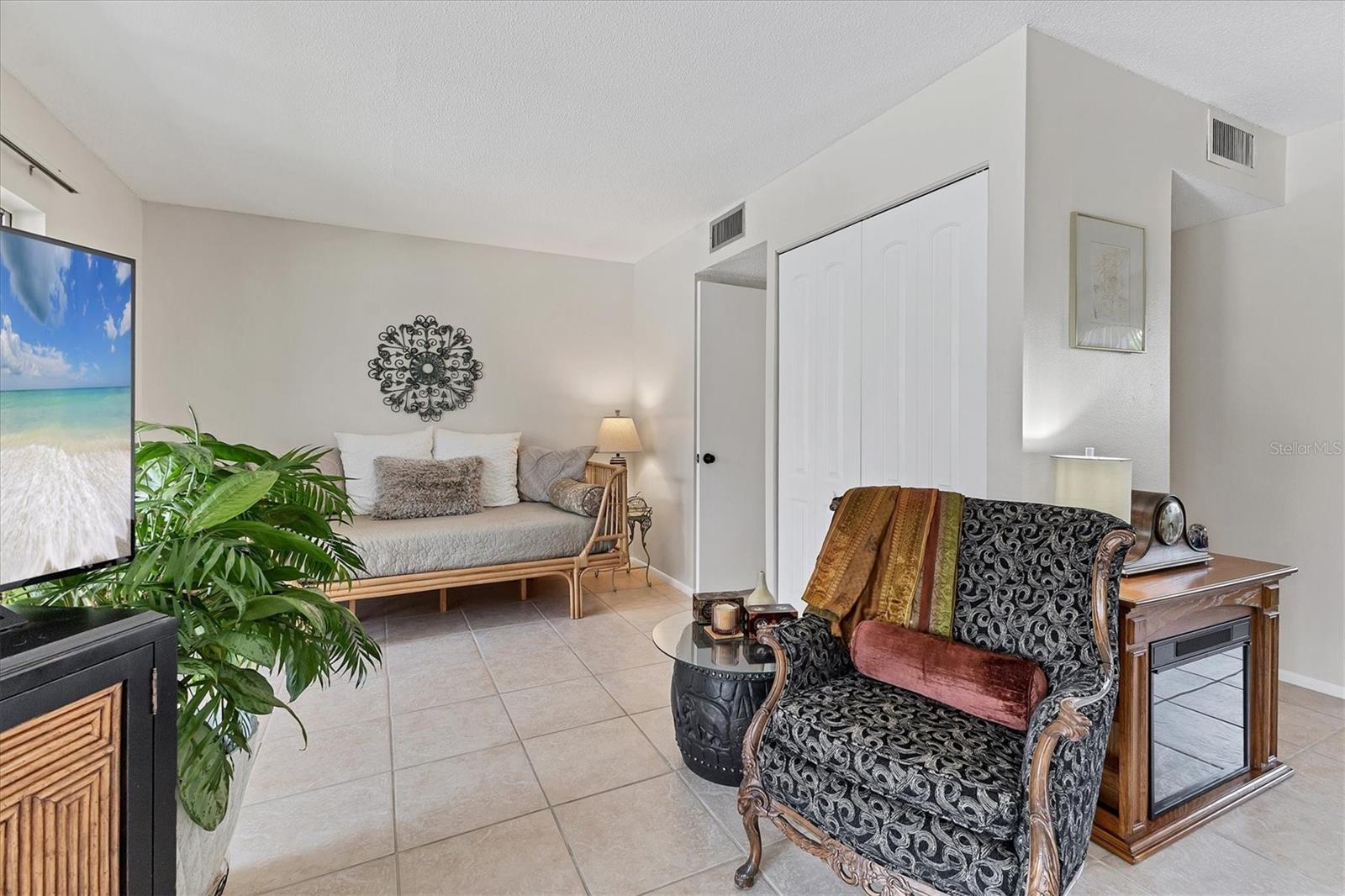 Image 15 of 47 For 3690 Pinecrest Street 114