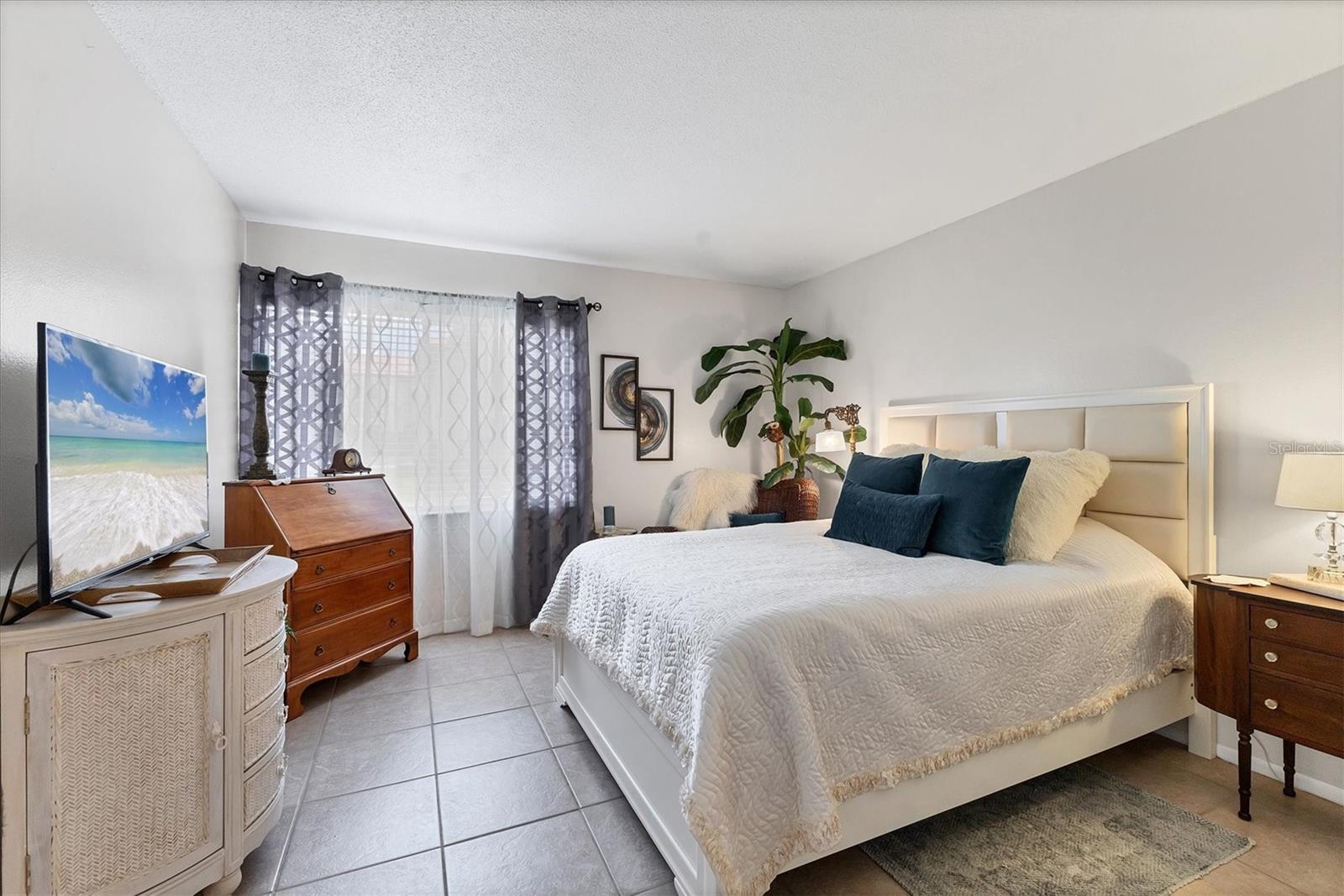 Image 18 of 47 For 3690 Pinecrest Street 114