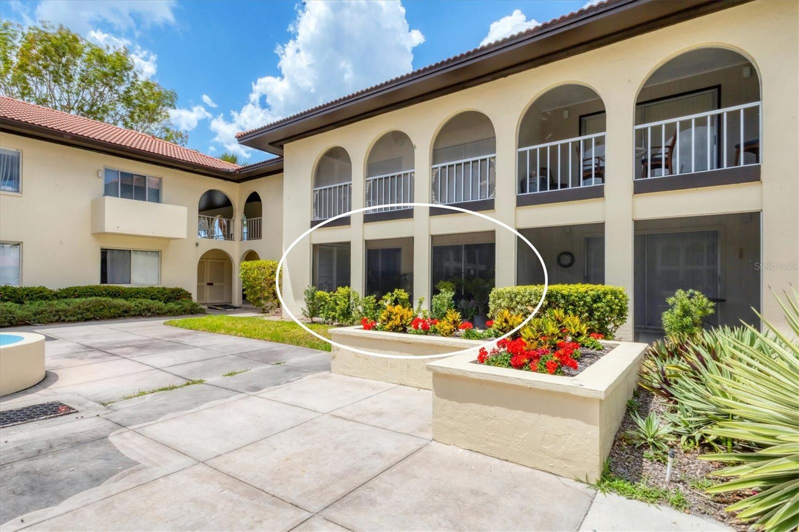 Image 4 of 47 For 3690 Pinecrest Street 114