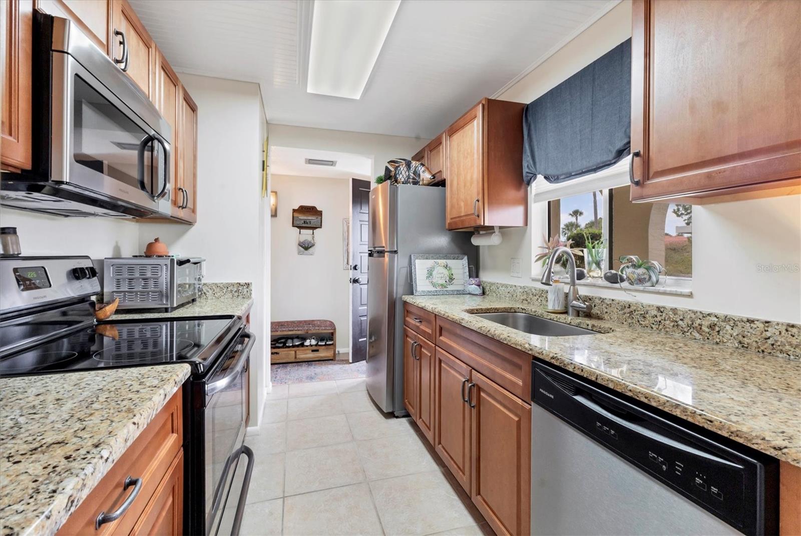 Image 7 of 47 For 3690 Pinecrest Street 114