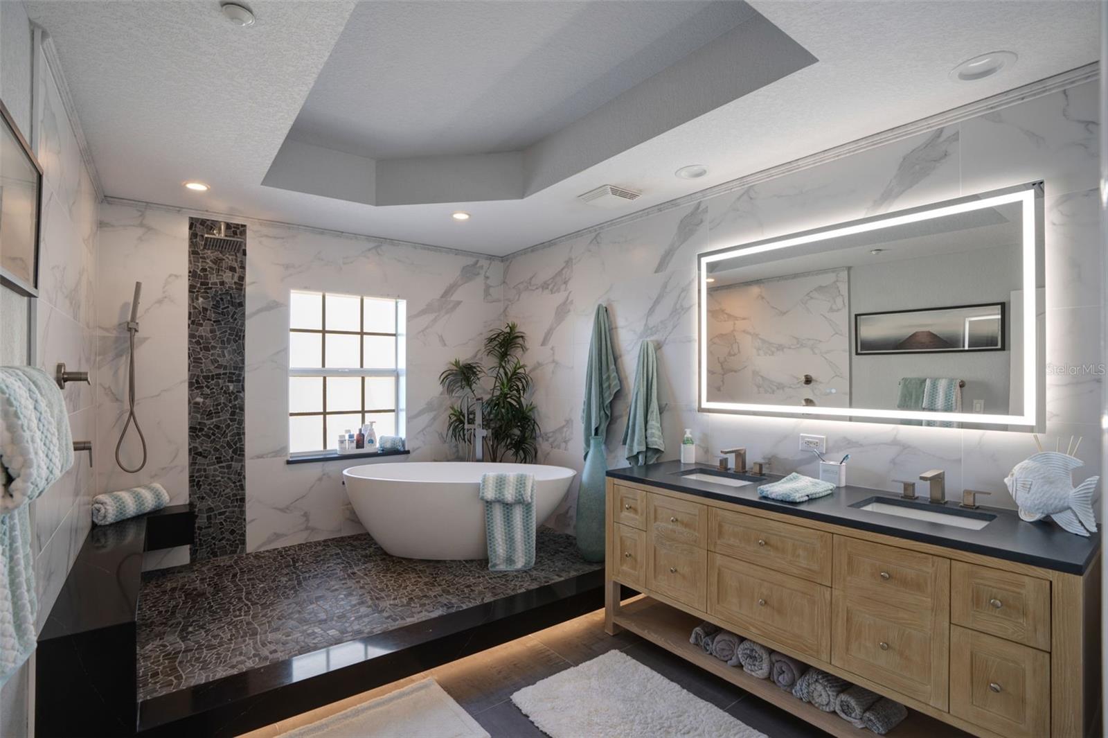 Image 11 of 44 For 14041 Bellagio Way 218