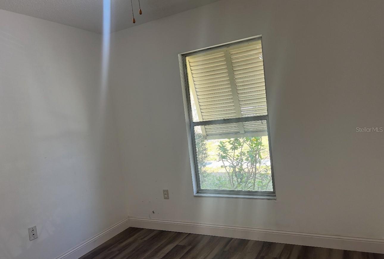 Image 11 of 17 For 5310 Royal Palm Avenue 5310