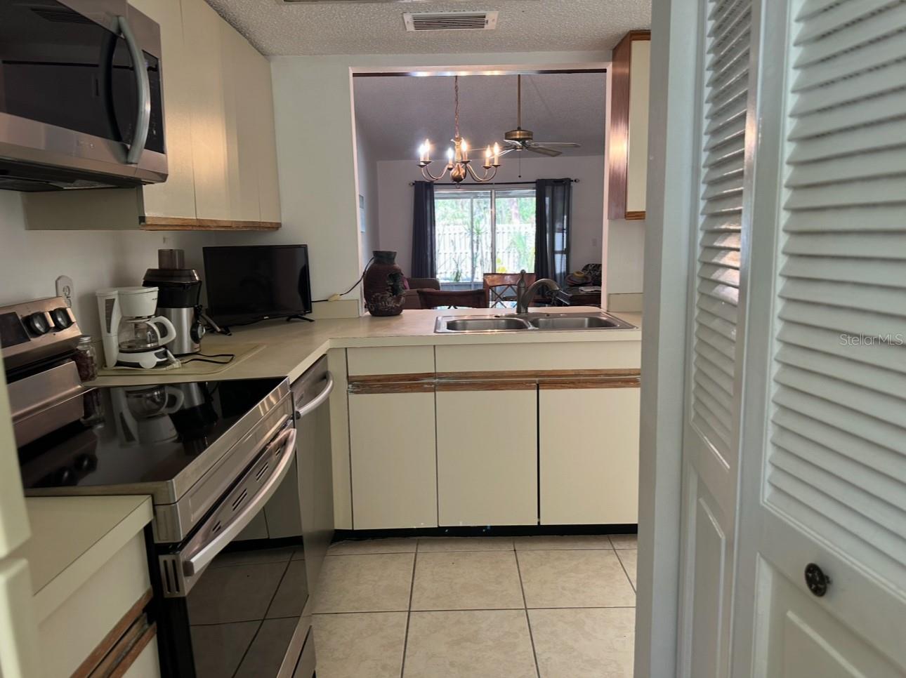 Image 7 of 17 For 5310 Royal Palm Avenue 5310