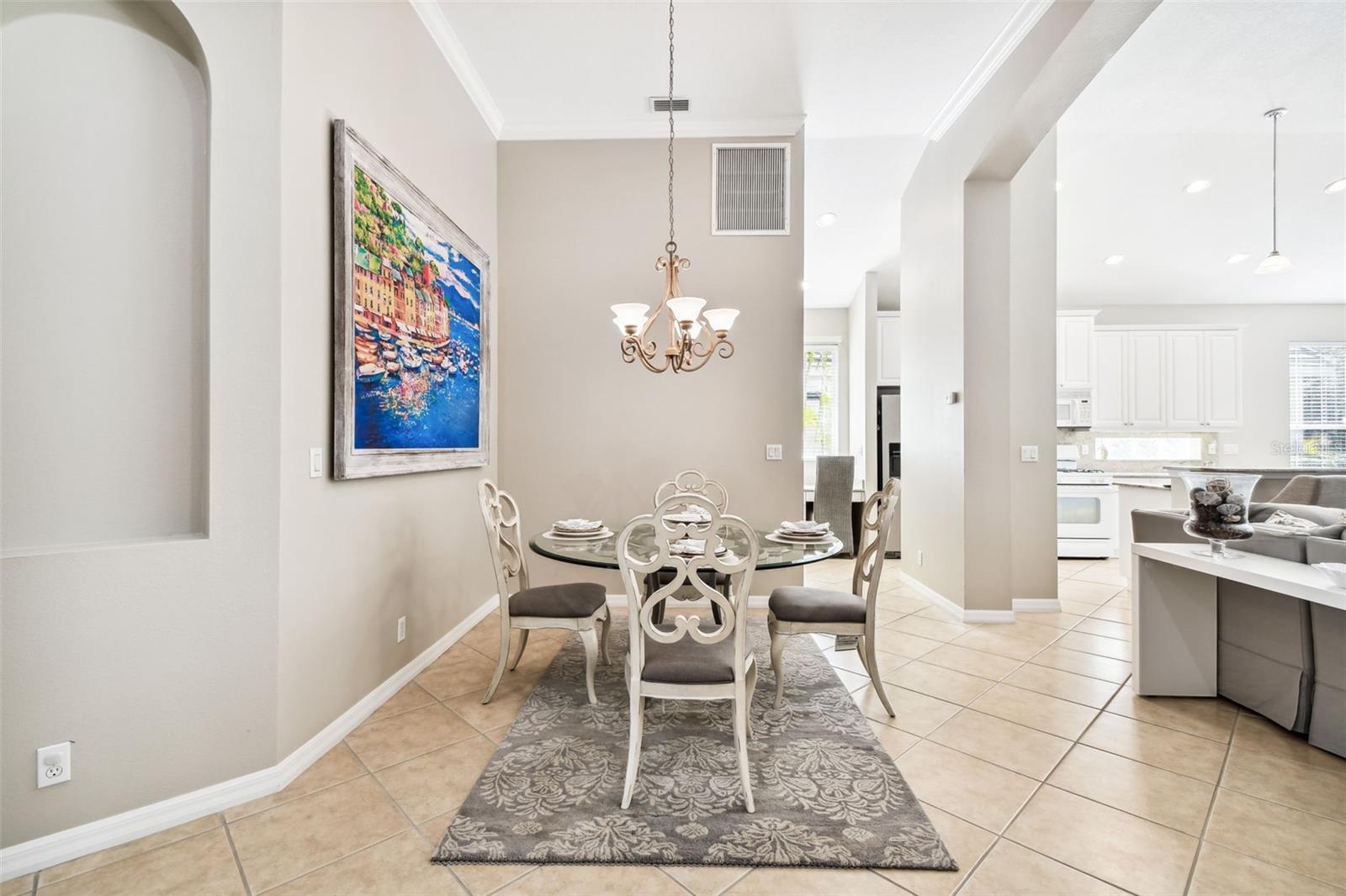 Listing photo id 9 for 7328 Lake Forest Glen