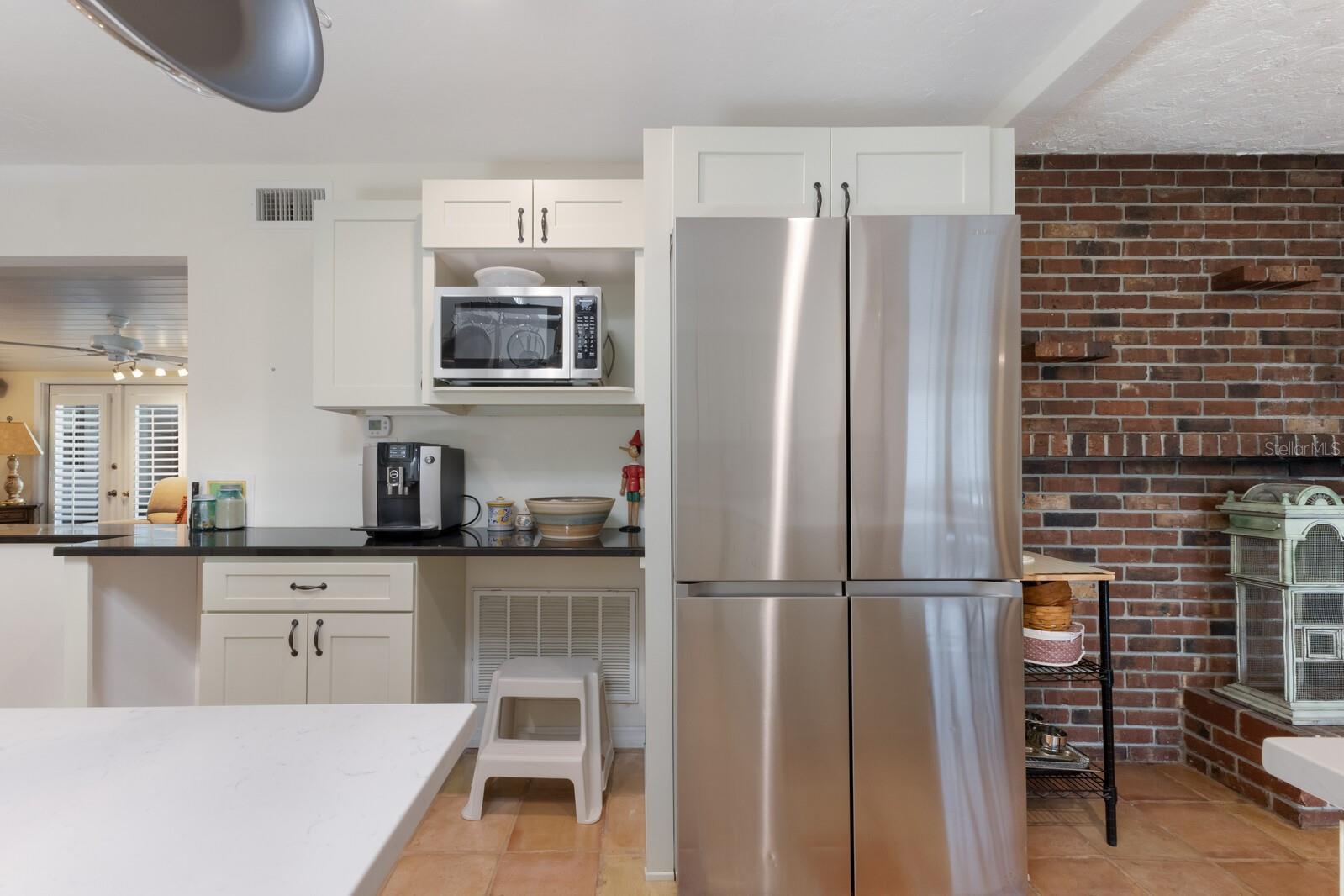 Image 23 of 92 For 2723 59th Street