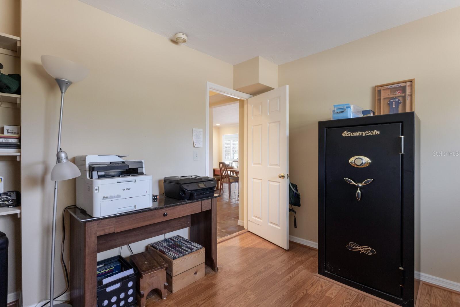 Image 33 of 92 For 2723 59th Street