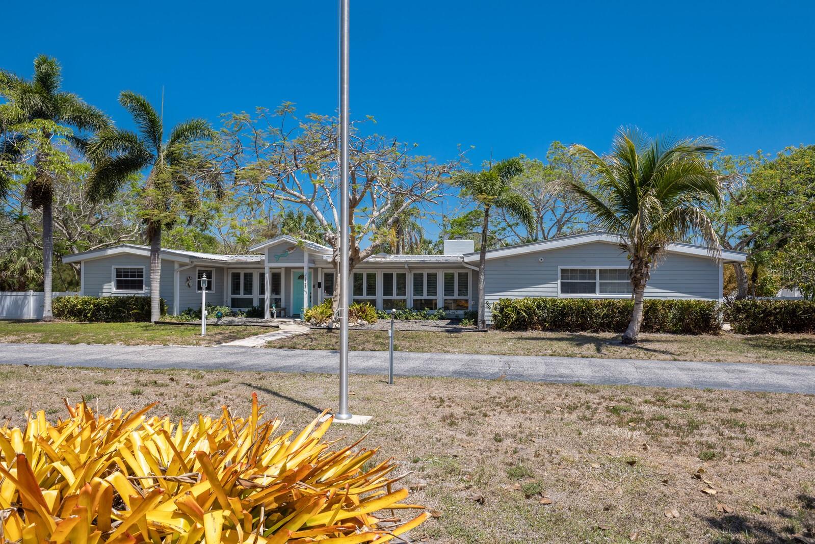 Image 4 of 92 For 2723 59th Street