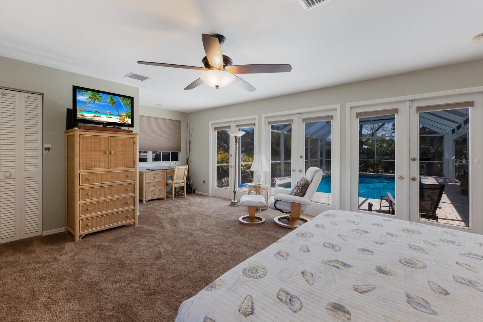 Image 41 of 92 For 2723 59th Street