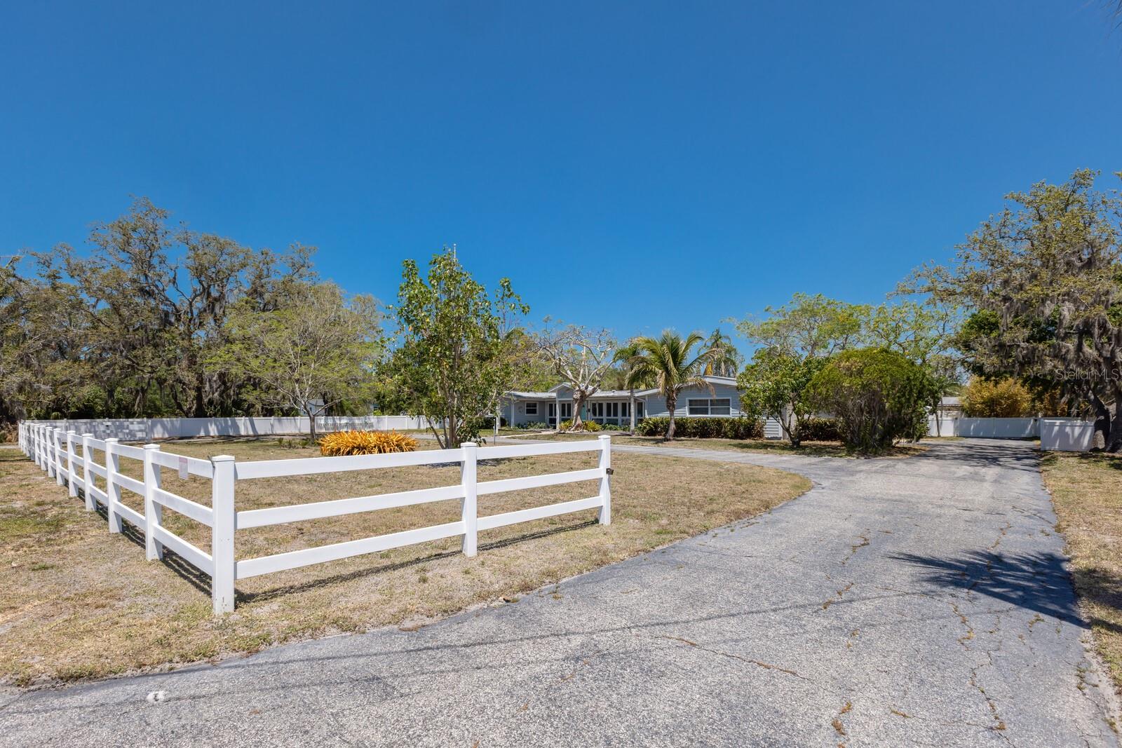 Image 6 of 92 For 2723 59th Street