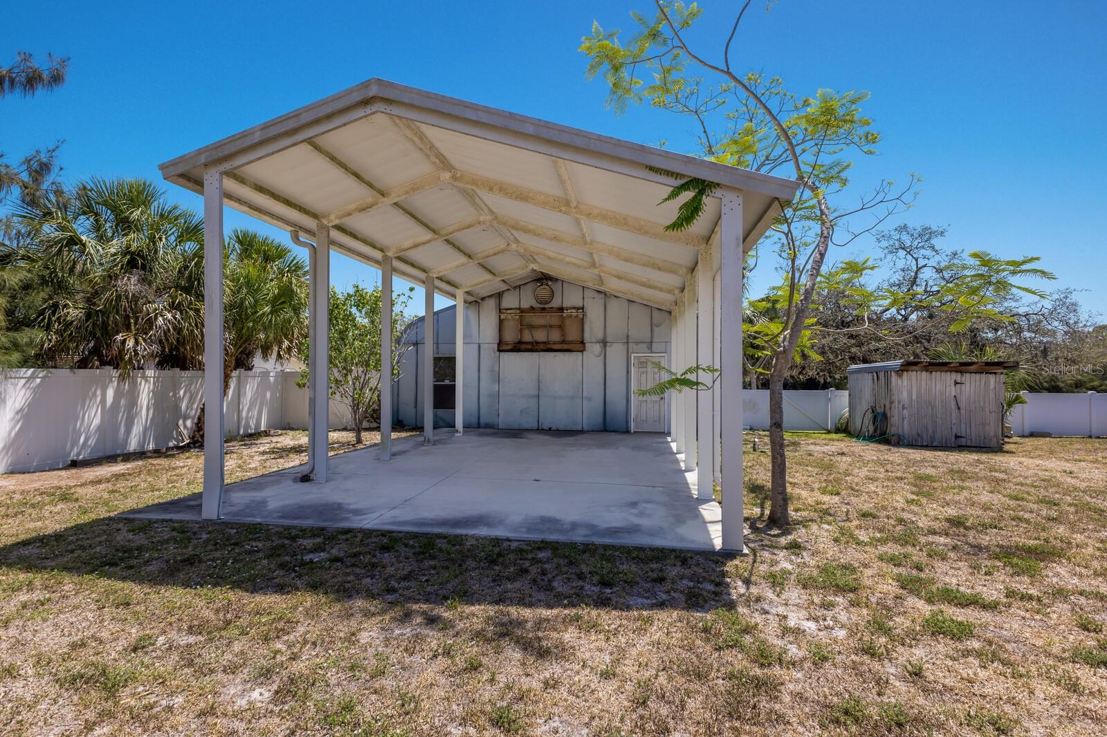 Image 62 of 92 For 2723 59th Street