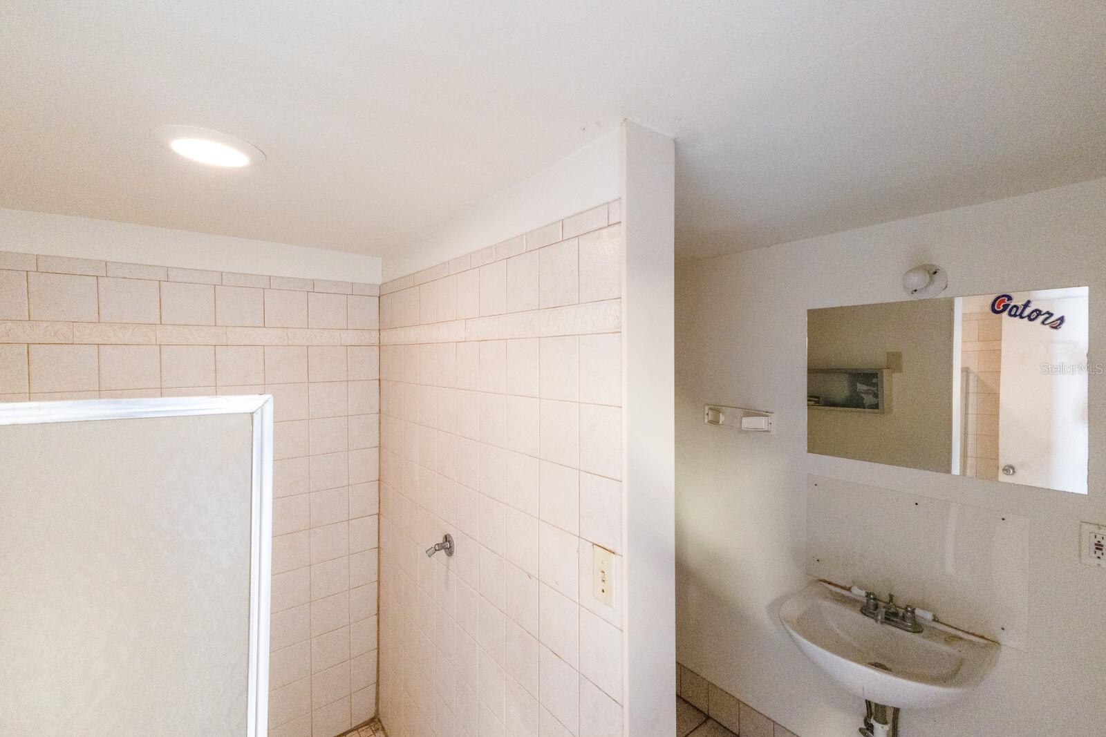 Image 67 of 92 For 2723 59th Street